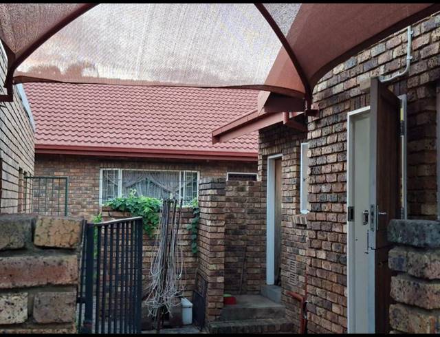 3 BEDROOM HOUSE FOR SALE IN SUIDERBERG